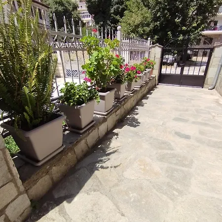 Lassani Διαμέρισμα *